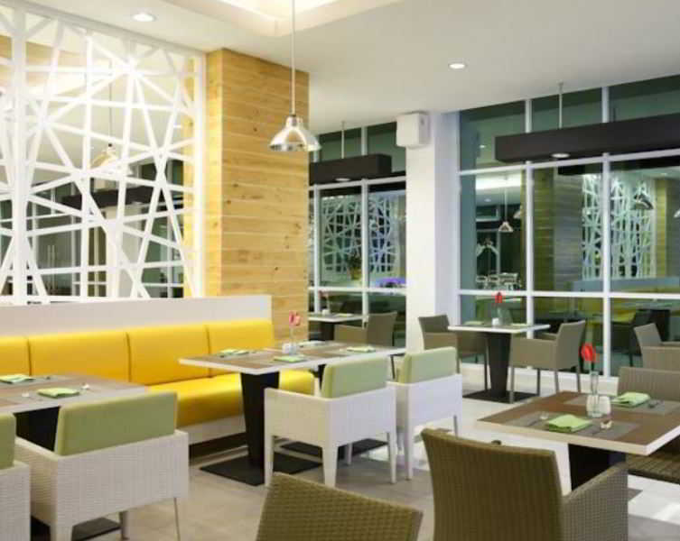 Hotel Santika Cikarang Exterior foto