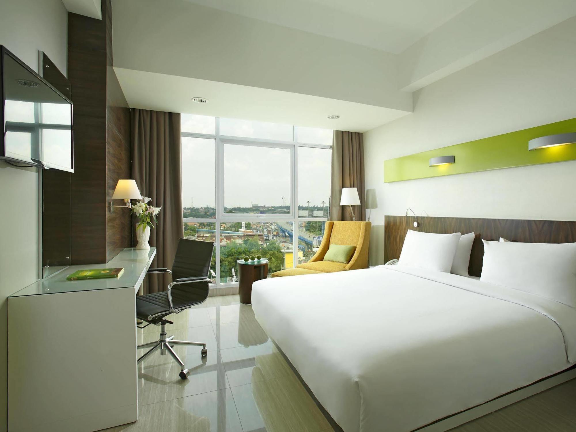 Hotel Santika Cikarang Exterior foto